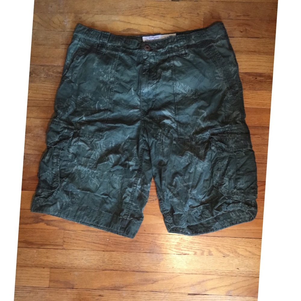 Men’s Leaf Printed Cargo Shorts